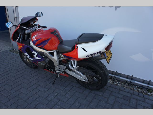 honda - cbr-900-rr-fireblade