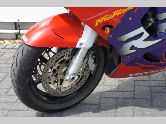 honda - cbr-900-rr-fireblade