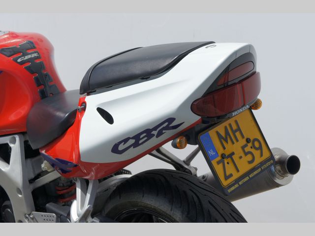 honda - cbr-900-rr-fireblade