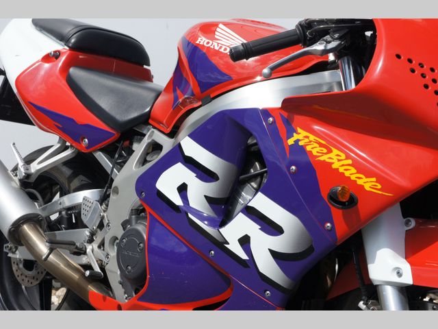 honda - cbr-900-rr-fireblade