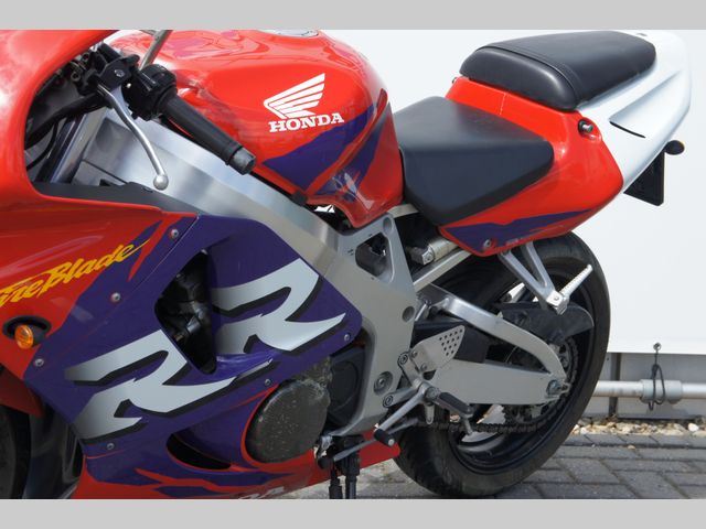 honda - cbr-900-rr-fireblade