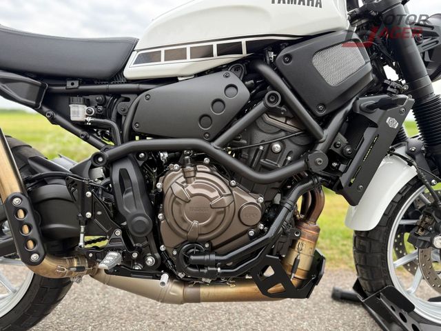 yamaha - xsr-700-abs