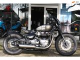 TRIUMPH BONNEVILLE BOBBER