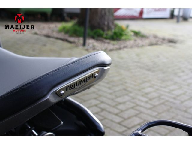 triumph - bonneville-bobber