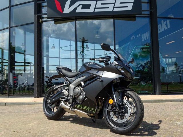 triumph - daytona-660