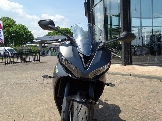 triumph - daytona-660