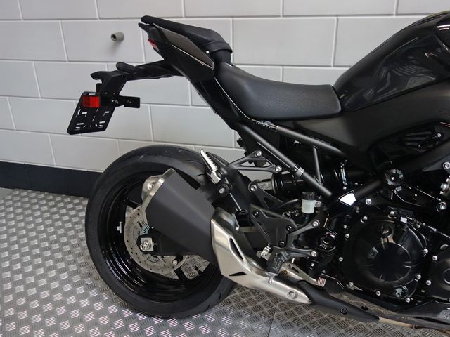 kawasaki - z900