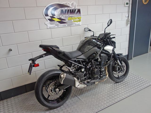 kawasaki - z900