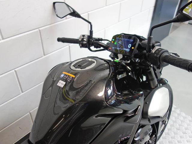 kawasaki - z900