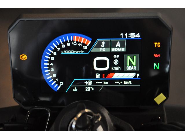 suzuki - gsx-8t