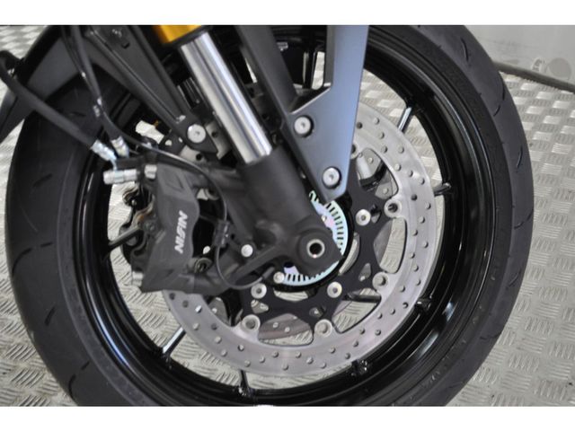 suzuki - gsx-8t