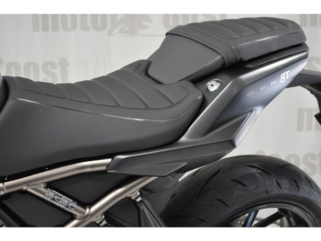 suzuki - gsx-8t