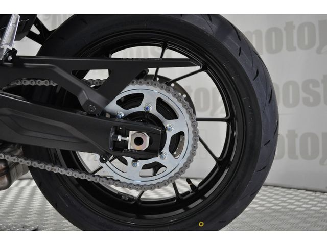 suzuki - gsx-8t