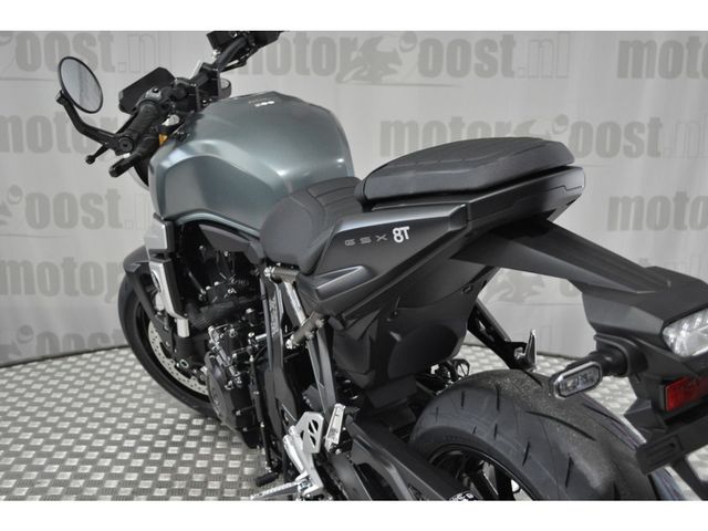 suzuki - gsx-8t