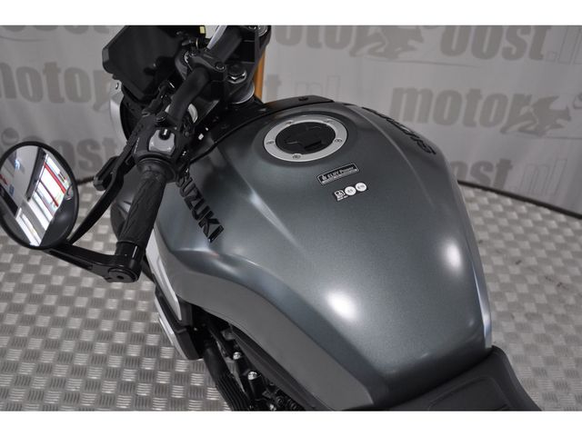suzuki - gsx-8t