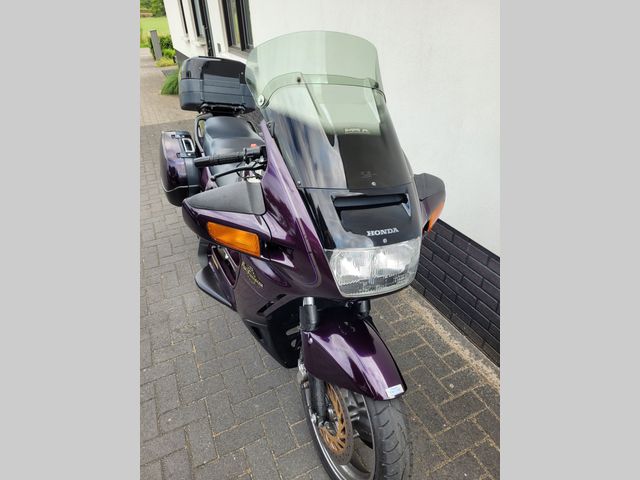 honda - st-1100-pan-european