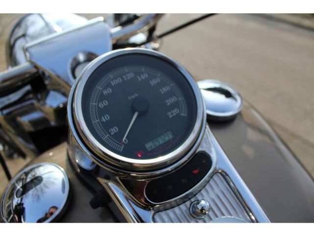 harley-davidson - road-king-classic-flhrci