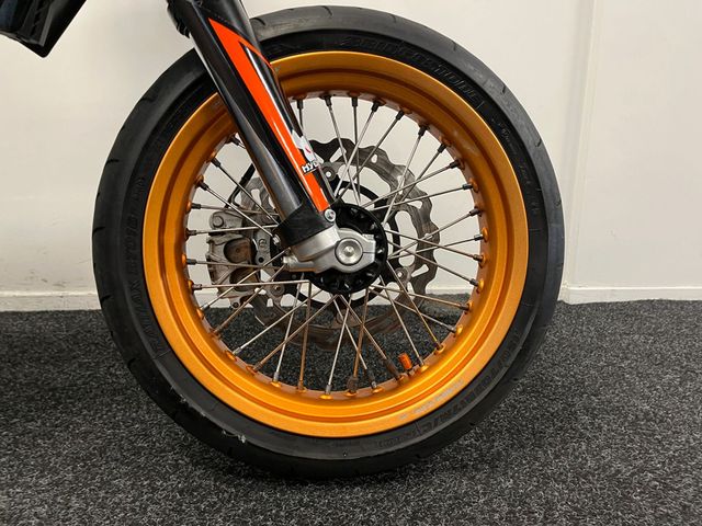 ktm - 690-supermoto-r