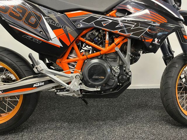 ktm - 690-supermoto-r