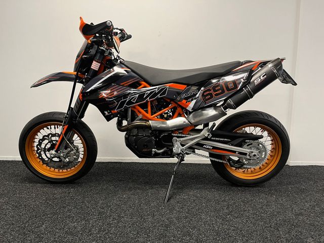 ktm - 690-supermoto-r