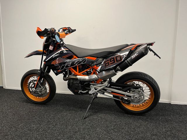 ktm - 690-supermoto-r