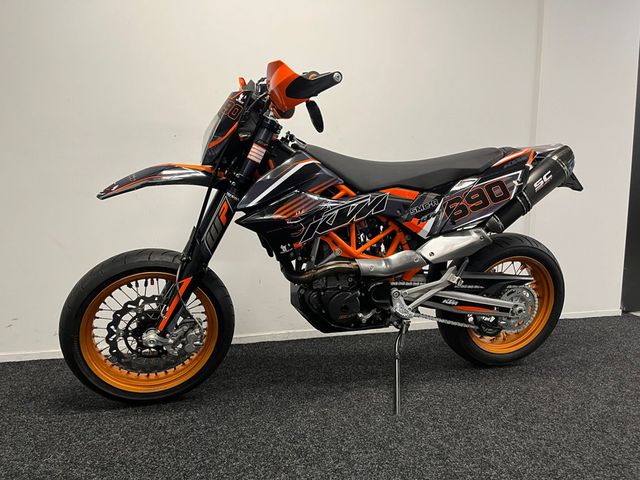 ktm - 690-supermoto-r