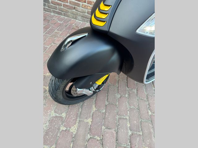 vespa - gts-super-tech-300