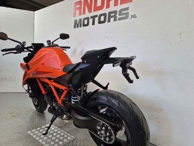 ktm - 1390-super-duke-r-evo