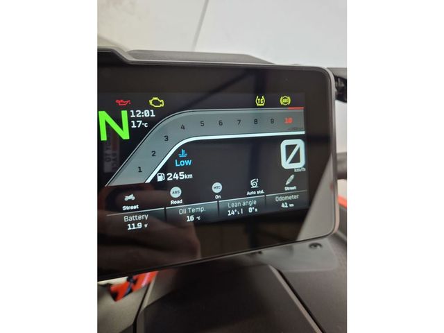 ktm - 1390-super-duke-r-evo