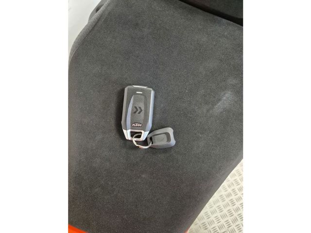 ktm - 1390-super-duke-r-evo