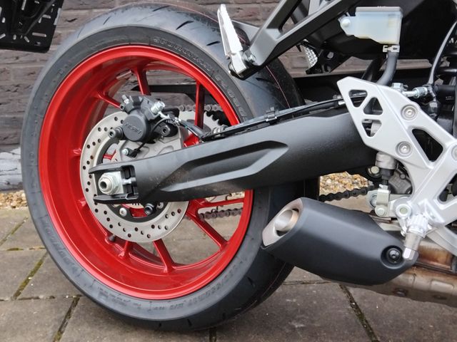 suzuki - gsx-8r