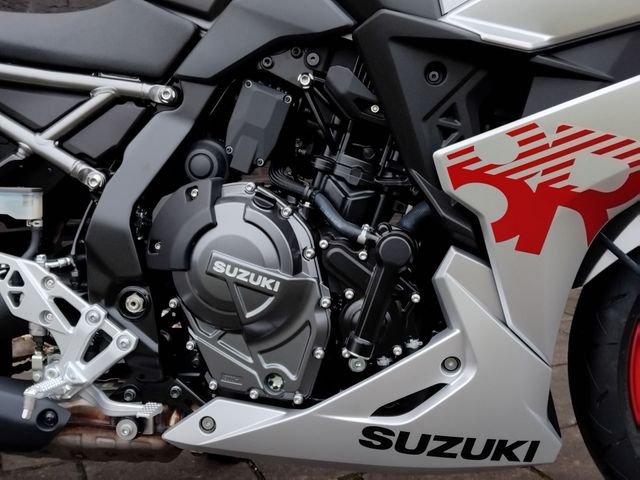 suzuki - gsx-8r