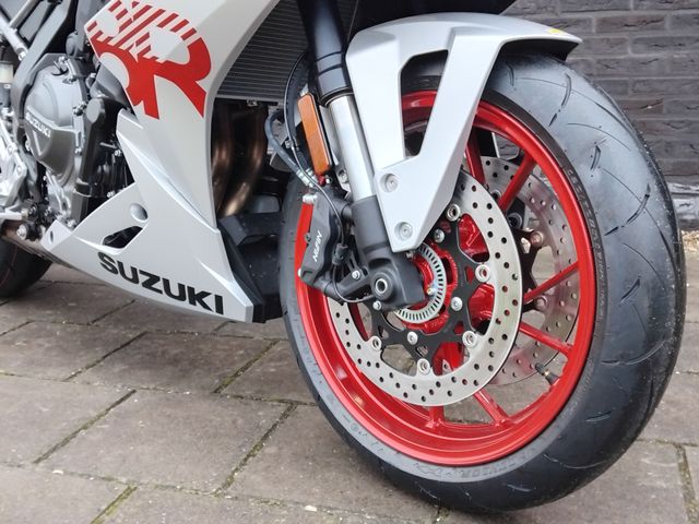 suzuki - gsx-8r