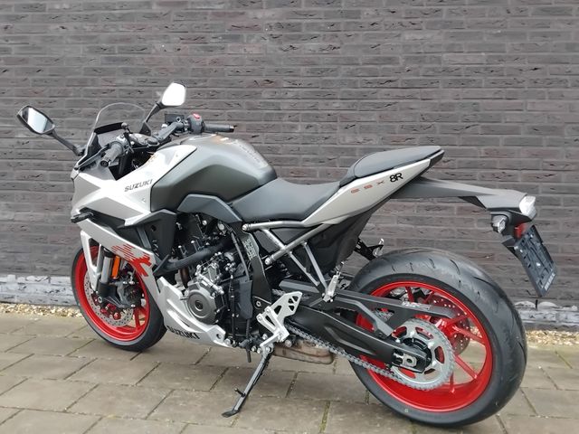 suzuki - gsx-8r
