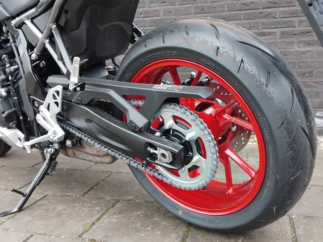 suzuki - gsx-8r