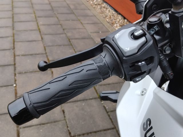 suzuki - gsx-8r