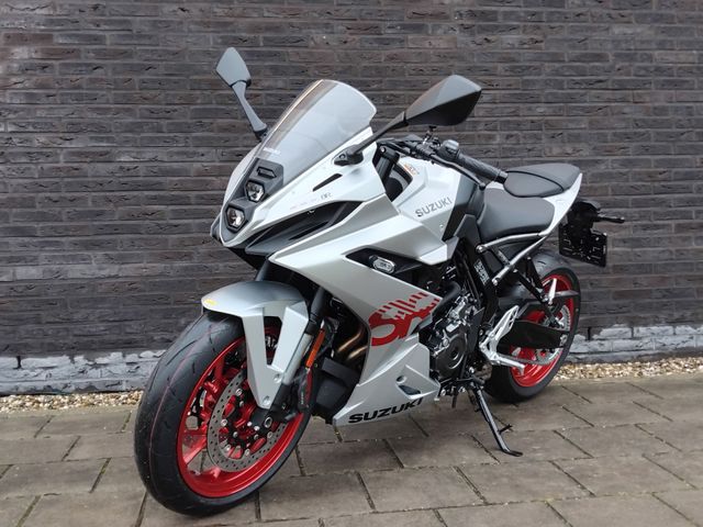 suzuki - gsx-8r