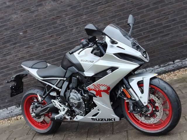 suzuki - gsx-8r