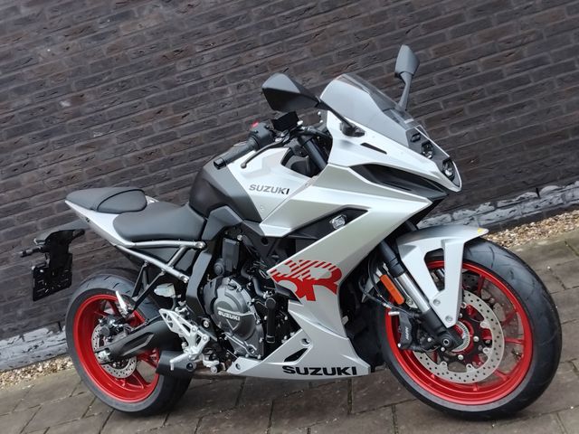 suzuki - gsx-8r