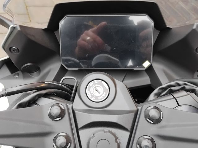 suzuki - gsx-8r