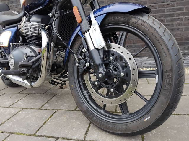 royal-enfield - super-meteor-650