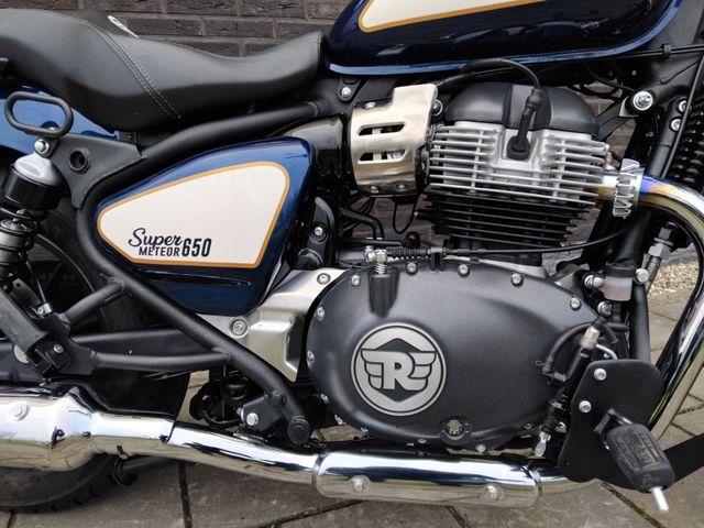 royal-enfield - super-meteor-650
