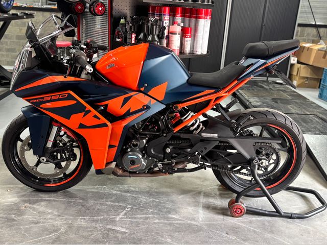 ktm - rc-390