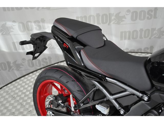 suzuki - gsx-8tt