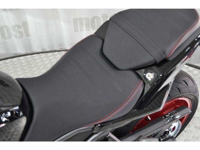 suzuki - gsx-8tt