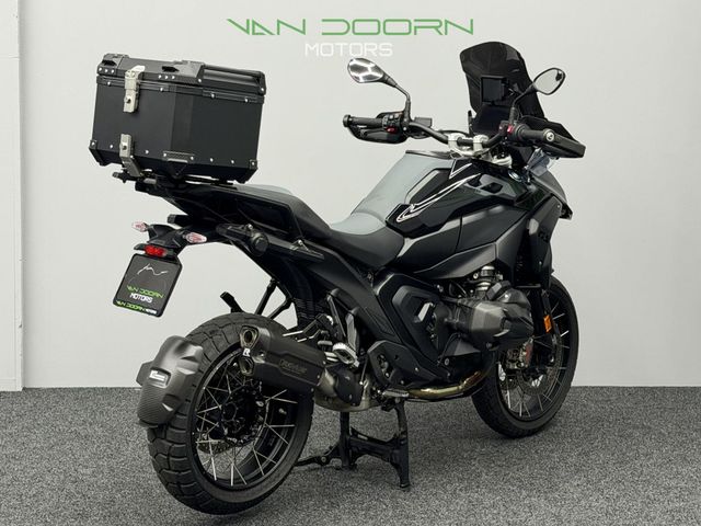 bmw - r-1300-gs-triple-black