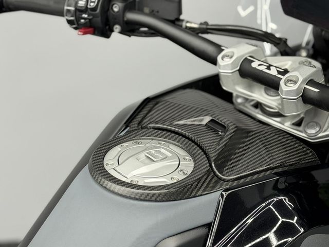 bmw - r-1300-gs-triple-black