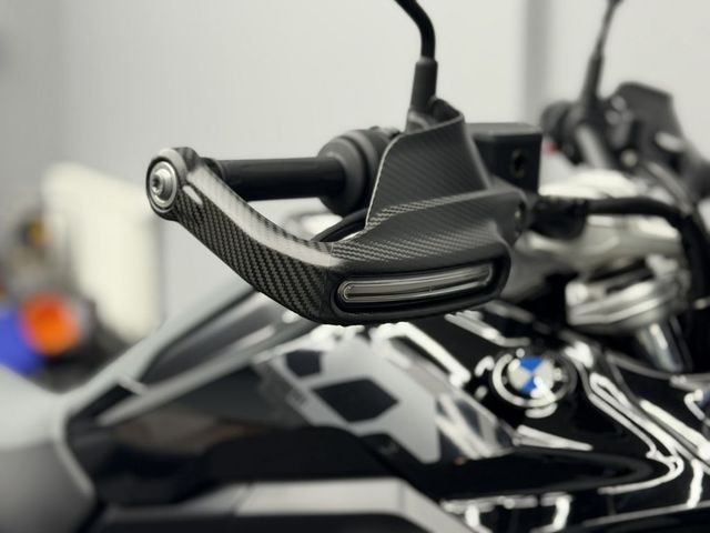 bmw - r-1300-gs-triple-black