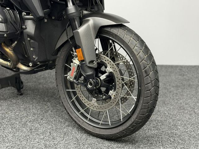 bmw - r-1300-gs-triple-black