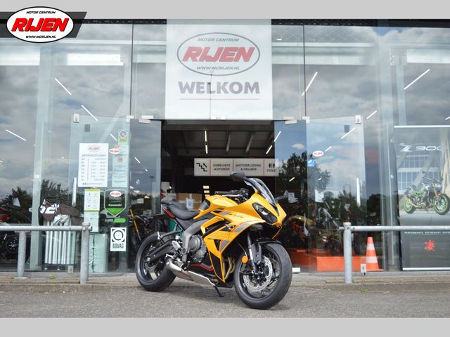 triumph - daytona-660